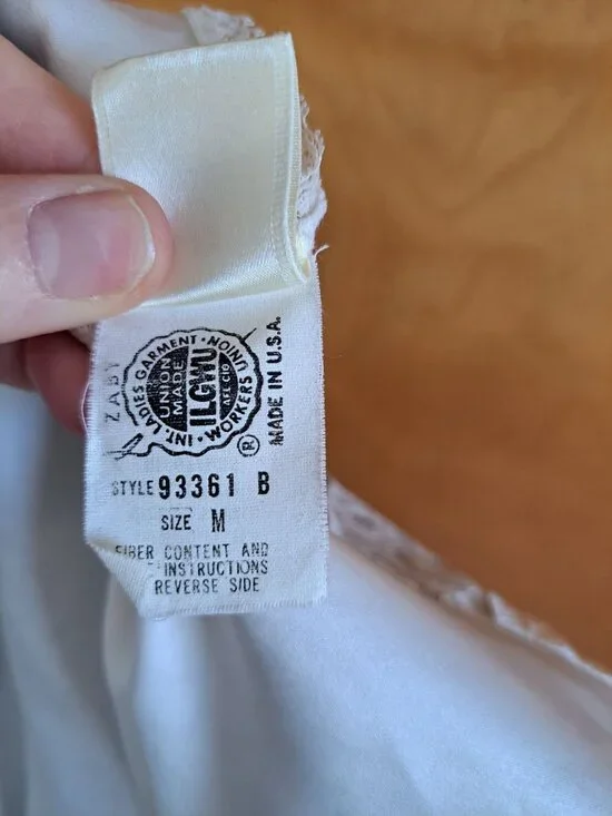 Vintage Victoria's Secret Ivory Lace Trimmed Kimono Robe Feminine Belted Medium - Picture 8 of 10